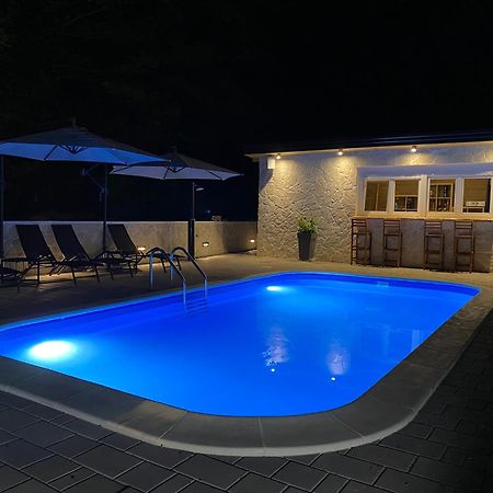 4Trees Holiday House สลูน ภายนอก รูปภาพ